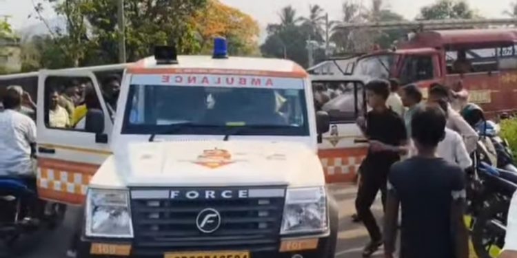 ବସ୍ ଦୁର୍ଘଟଣା:୨୦ ଯାତ୍ରୀ ଆହତ, ୫ ଗୁରୁତର