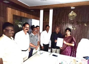 ଅନୁଗୁଳ-ନୟାଗଡ଼ ଟାଉନ ରେଳପଥ ନିର୍ମାଣ  ଆରମ୍ଭ ପାଇଁ ରେଳମନ୍ତ୍ରୀଙ୍କୁ ଦାବିପତ୍ର