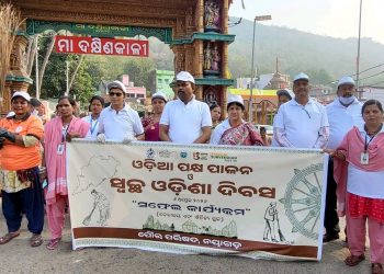 ଓଡ଼ିଆ ପକ୍ଷ:ମନ୍ଦିର ଓ ପୁଷ୍କରିଣୀ ପରିସର ସଫେଇ