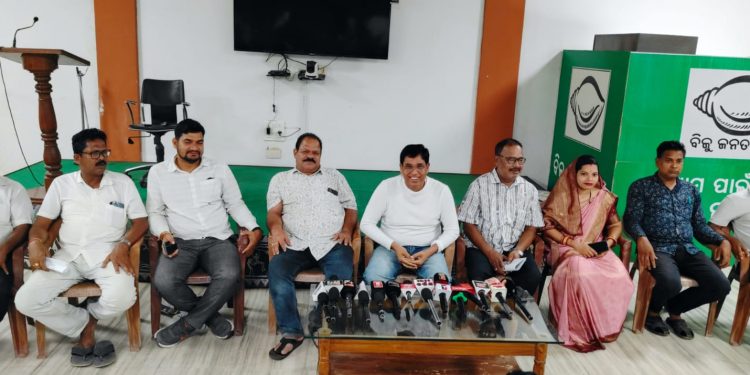 ବିଦ୍ୟୁତ୍ କାଟକୁ ନେଇ ବିଜେଡି ସାମ୍ବାଦିକ ସମ୍ମିଳନୀ:୨୫ରେ ଟିପିସିଓଡିଏଲ୍ କାର୍ଯ୍ୟାଳୟ ଘେରାଉ