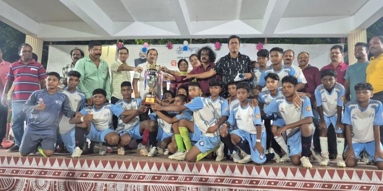 ନୟାଗଡରେ ସିଏମ ଟ୍ରଫି ଫୁଟବଲ୍ ଟୁର୍ଣ୍ଣାମେଣ୍ଟ-୨୦୨୬ :ଖଣ୍ଡପଡାକୁ ହରାଇ ଶରଣକୁଳ ଚମ୍ପିଆନ୍